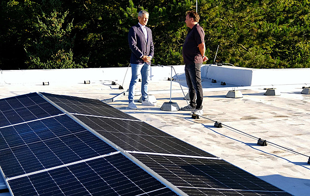 Brod chce další fotovoltaické elektrárny, ušetří tím na zimním stadionu