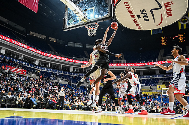 Basketbalisté Nymburka vstoupili do Europe Cupu těsnou výhrou v Istanbulu