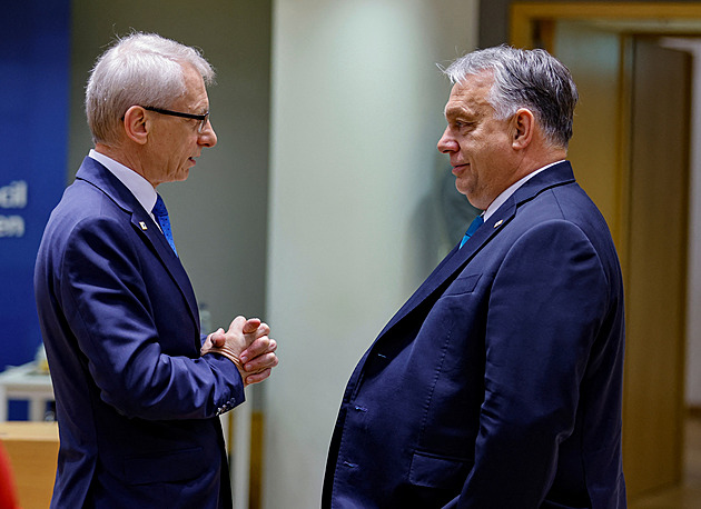Obejdeme Orbána. EU chce dát Ukrajině 20 miliard eur i bez souhlasu Maďarů