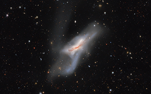 Češi mění astrofyziku: vesmírný prach zkresluje vzdálenost jednotlivých galaxií