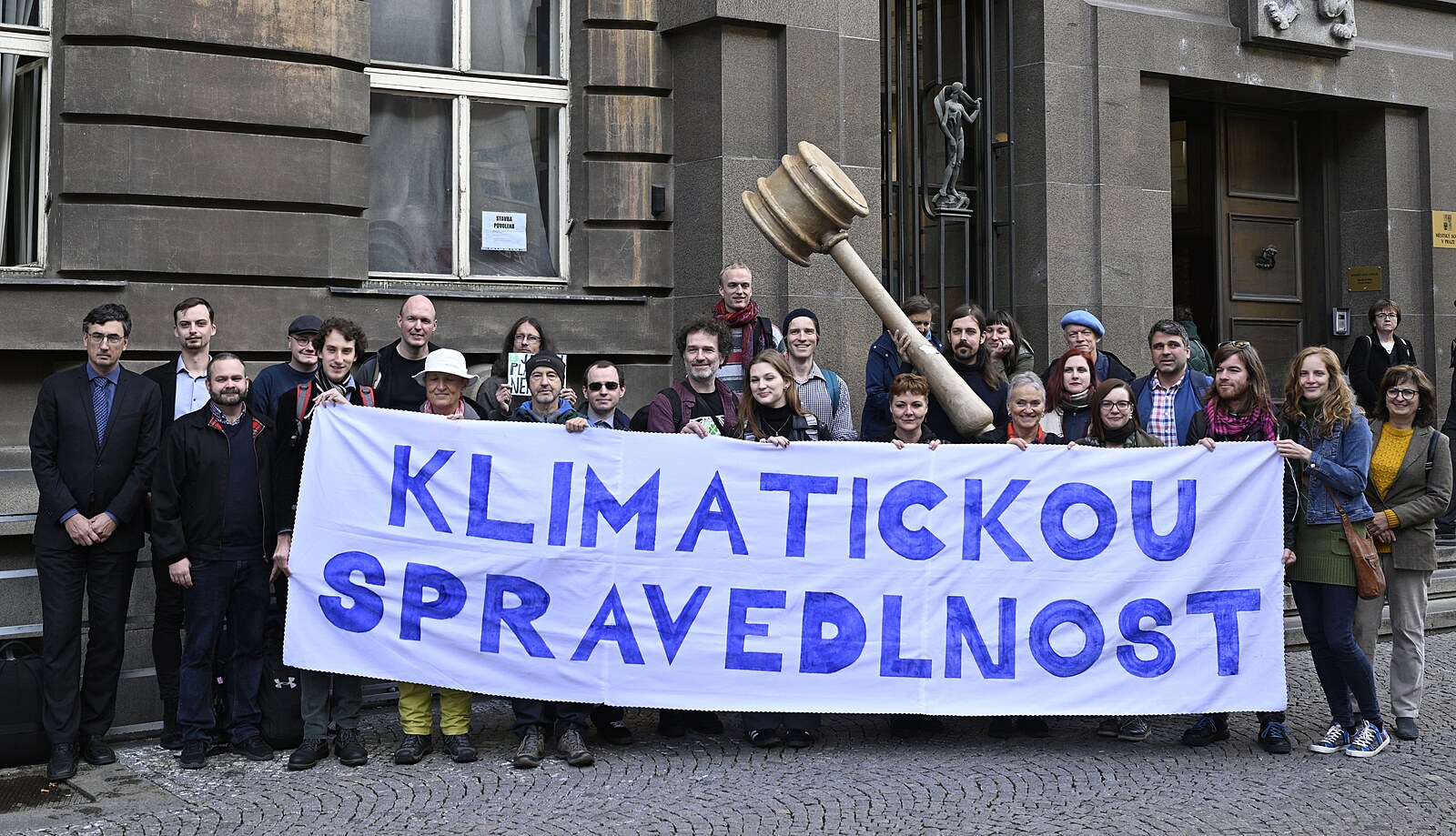 Klimatická žaloba se stížností u Ústavního soudu neuspěla. „Nečinnost vlády“ není nezákonná