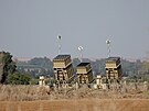 Izraelský obranný raketový systém Iron Dome je v pohotovosti poblí msta...