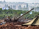 Izraelská samohybná houfnice M109 je umístna na pozici podél hranice s Pásmem...