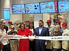 Slavnostn� otev�en� nov� restaurace KFC v libereck�m Foru.