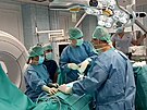 Ostravsk�m chirurg�m pom�h� p�i operac�ch 3D rentgen