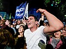 Fanouci argentinského prezidentského kandidáta Sergia Massa slaví v ulicích...