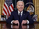 Americký prezident Joe Biden hovoí z Oválné pracovny Bílého domu o válce v...