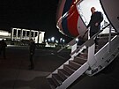 Ruský prezident Vladimir Putin schází po schodech pi píjezdu do Rostova na...