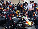 Sergio Pérez z Red Bullu musel po nehod odstoupit ze své domácí Velké ceny...