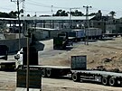Kamiony míí na hraniní pechod Rafah pro humanitární pomoc