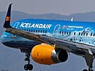 Osmdesáté výroí Icelandairu sice pipadlo na rok 2017, Boeing 757 s jubilejní...