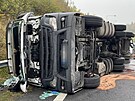 Nehoda kamionu v Karlovarské ulici v epích (20. íjna 2023)