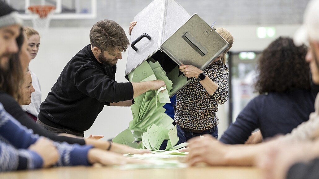 �výca�i odmítli v referendu nápad �zelené mláde�e�