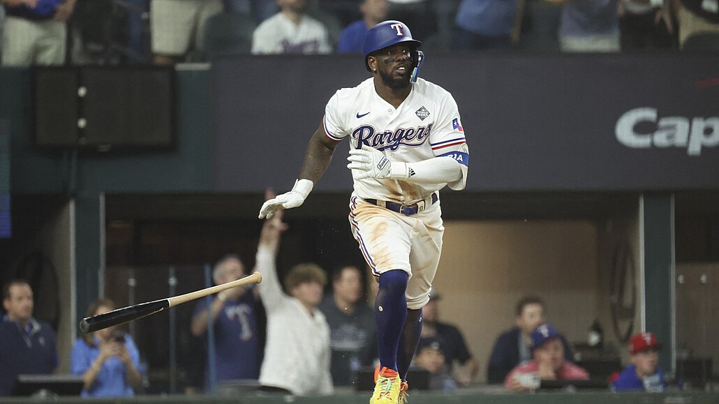 Texas vyhrál první duel Světové série, rozhodl homerun v 11. směně ...