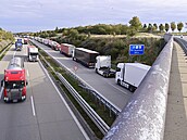 Po zavedení namátkových hrani�ních kontrol se na dálnici A17 u �esko-n�meckých...