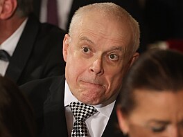 Vladislavský sál se plní hosty pi píleitosti pedávání státních vyznamenání....