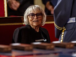 Marta Kubiová na slavnostním pedávání státních vyznamenání. (28. íjna 2023)