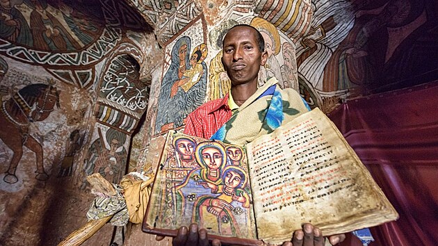 Etiopsk kostel Abuna Yemata Guh. Such klima tu pisplo k zachovn mimodnch maleb i dalch sakrlnch pamtihodnost.