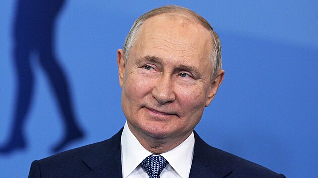 Rusk prezident Vladimir Putin se astn slavnostnho oteven sportovnch zazen v Permu. (19. jna 2023)