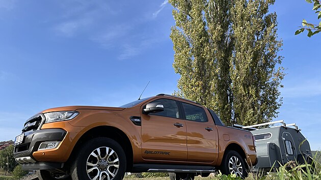 LifeStyleCamper X-line je lehk minipvs do ternu, Ford Ranger Wildtrak s nm neml tm dnou prci.