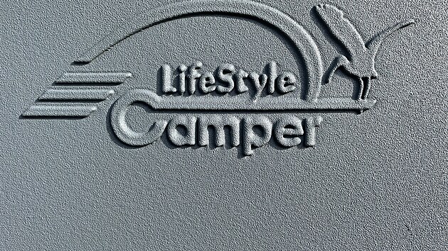 LifeStyle Camper X-line m povrch kryt americkou barvou Raptor.