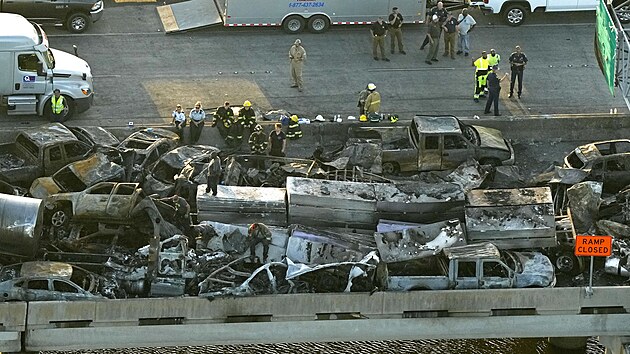 Nejmn sedm mrtvch a 25 zrannch si vydalo nkolik hromadnch nehod v rann mlze na most pes jezera Maurepas a Pontchartrain v Louisian. (24. jna 2023)