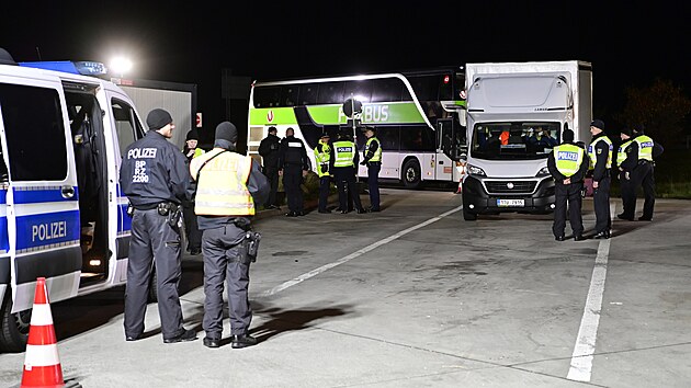 N�mecko obnovilo kontroly na hranic�ch kv�li zv��en� neleg�ln� migraci. (16. ��jna 2023)