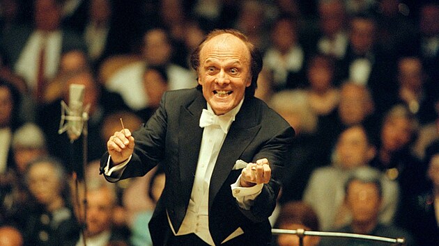 Dirigent Zdenk Mcal na snmku z roku 1997