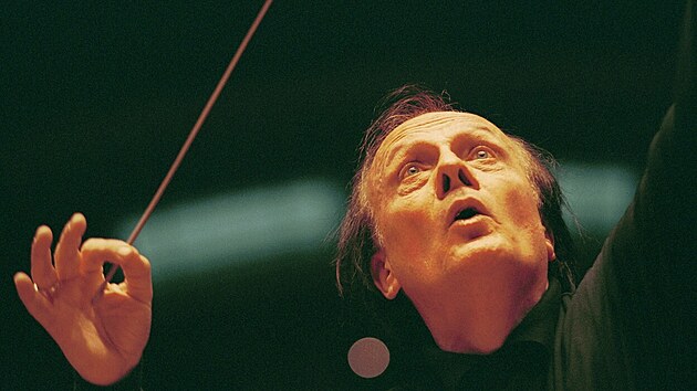 Dirigent Zdenk Mcal na snmku z roku 2002