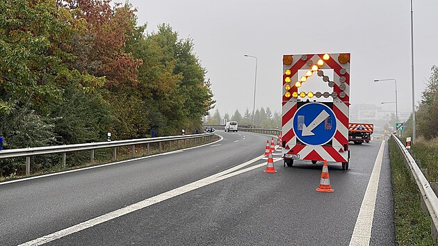 Nehoda kamionu v Karlovarské ulici v Řepích (20. října 2023)