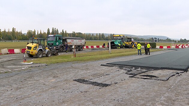 Ppravy jsou v plnm proudu. Na dostihovm zvoditi Velk Chuchle se pojede prvn tzv. superspeciln rychlostn zkouka Stedoevropsk rallye WRC, zvodu prestinho serilu mistrovstv svta. Poadatel st trati pokrvaj asfaltem.
