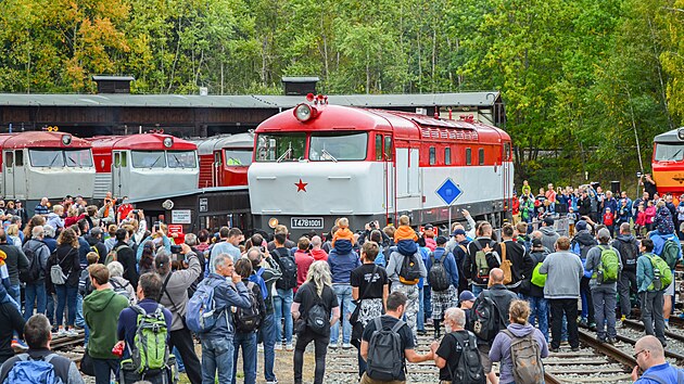 Z naten 128. dlu magaznu POZOR VLAK, setkn Bardotek v Lun u Rakovnka