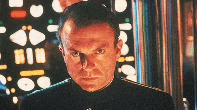Sam Neill ve filmu Hon na ponorku (1990)