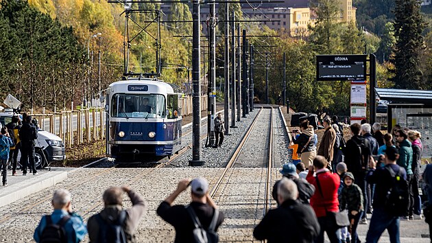 Zahájení provozu a slavnostní jízdy na nové tramvajové trati Divoká Šárka – Dědina. (22. října 2023