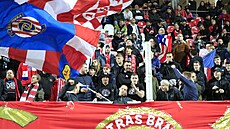 Fanouci Zbrojovky Brno podporují své oblíbence bhem derby proti Líni.
