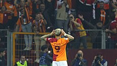 Mauro Icardi z Galatasaray slaví gól proti Bayernu.