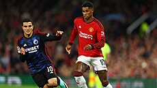 Marcus Rashford z Manchesteru United (vpravo) vedle Mohammeda Elyounoussiho z...