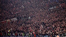 Slávistití fanouci bhem utkání v ím.