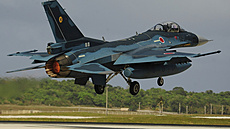Mitsubishi F-2