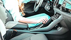 Podle instruktorky auto�koly se v�t�ina �adatel� o �idi�ák neptá, zda budou...