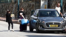 Také Izraelci jsou na útku, protoe se museli pemístit z ohroených oblastí....