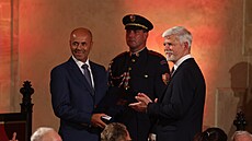 Horolezec Radek Jaro pebírá od prezidenta Petra Pavla medaili Za zásluhy I....