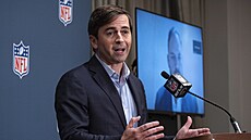 Peter O�Reilly, viceprezident NFL, hovo�í o p�ijetí flag fotbalu pro olympijské...