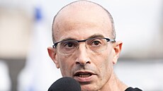 Izraelský historik Juval Noah Harari na demonstraci na podporu Izraele v...