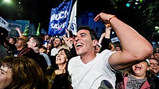 Fanou�ci argentinského prezidentského kandidáta Sergia Massa slaví v ulicích...