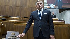 Slovenský premiér Robert Fico skládá poslanecký slib. (25. íjna 2023)