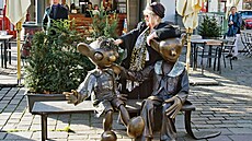 Socha Hurvínka p�i�la o hlavu. Mladík se k �inu p�iznal a uhradil vzniklou �kodu.