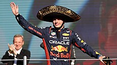 Max Verstappen slaví vítzství ve VC Mexika 2023.
