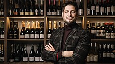 Sommelier a vina Arseny Dobuev. Jeho praský podnik Wine Office se...