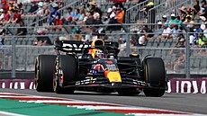 Max Verstappen z Red Bullu na trati kvalifikace sprintu v rámci Velké ceny USA...